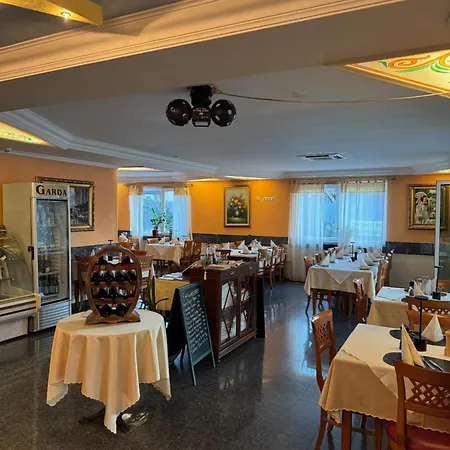 & Restaurant Garda Ξενοδοχείο 3*